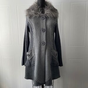 cYc , Knit coat with fake fur collar size XL( fits L)